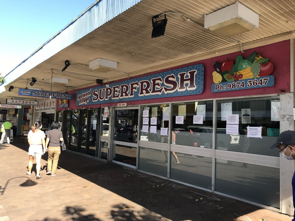 Eastwood Village Superfresh covid signage  and markings, April 2020