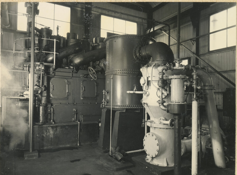 Potts Hill water pumping station : no. 9 unit showing triple expansion steam engine 