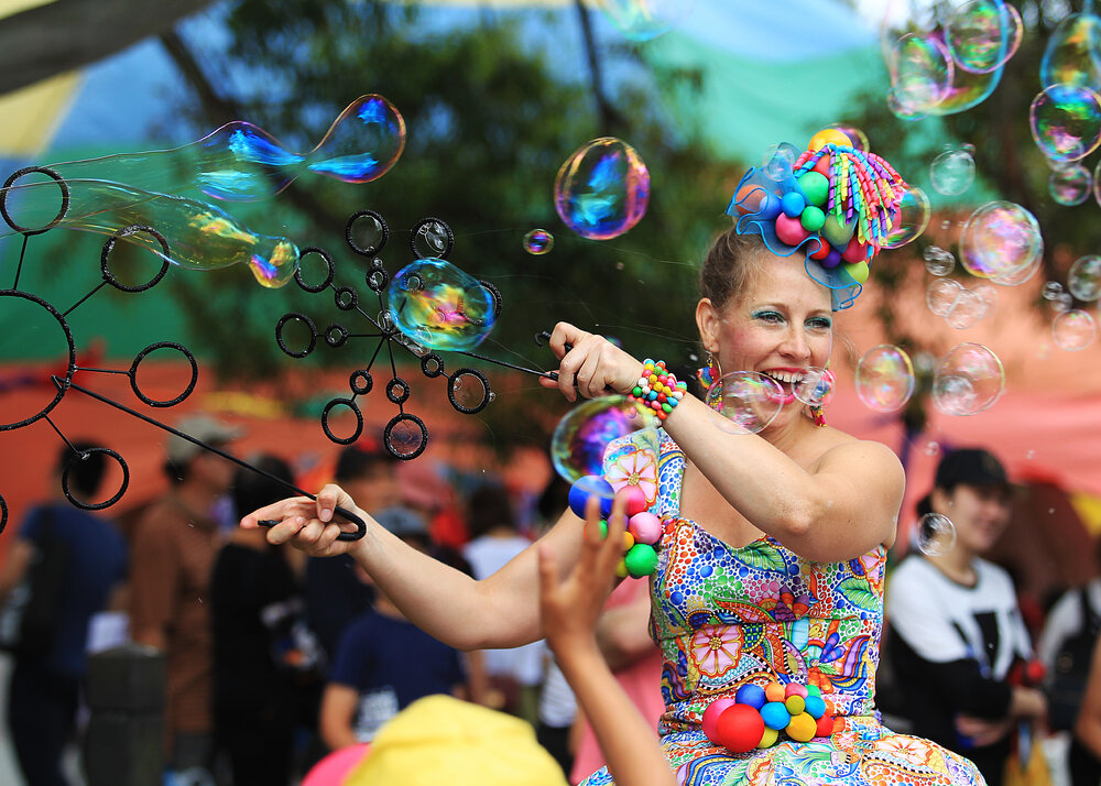 Bubbles at the Granny Smith Festival, 2019