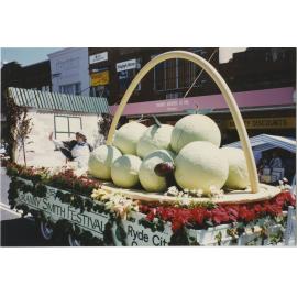 Granny Smith apple parade float