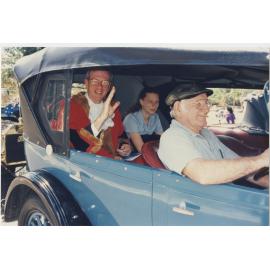 Mayor with unknown people in a car