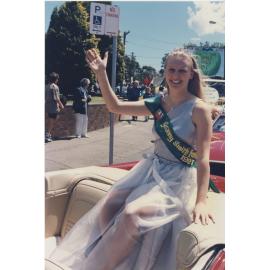 Granny Smith Queen entrant in a red convertible