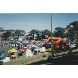 Crowdshot looking over Eastwood oval