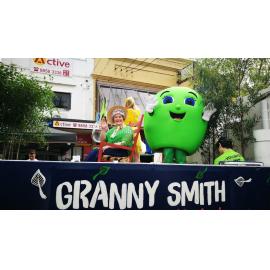 Granny Smith and Sweetie Pie in the Granny Smith parade, 2018