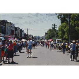 Crowds at the Granny Smith Festival 