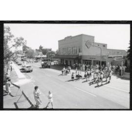 Granny Smith Festival parade pictured outside the Argyle Centre, 1986