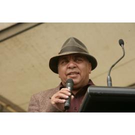 Granny Smith Festival, 2007: Uncle Greg Sims performing the Welcome to Country