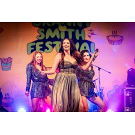 Ricki-Lee on the main stage, Granny Smith Festival, 2023