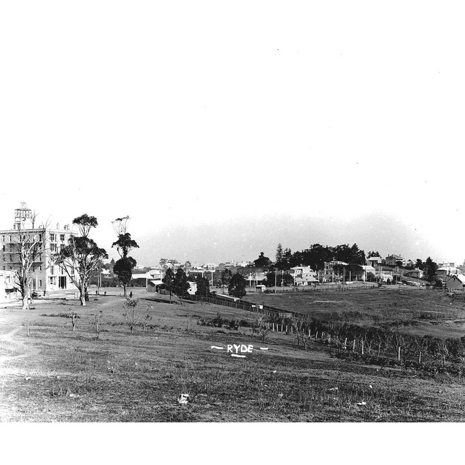 Hampton Court Residential Hotel (Smith's Folly)