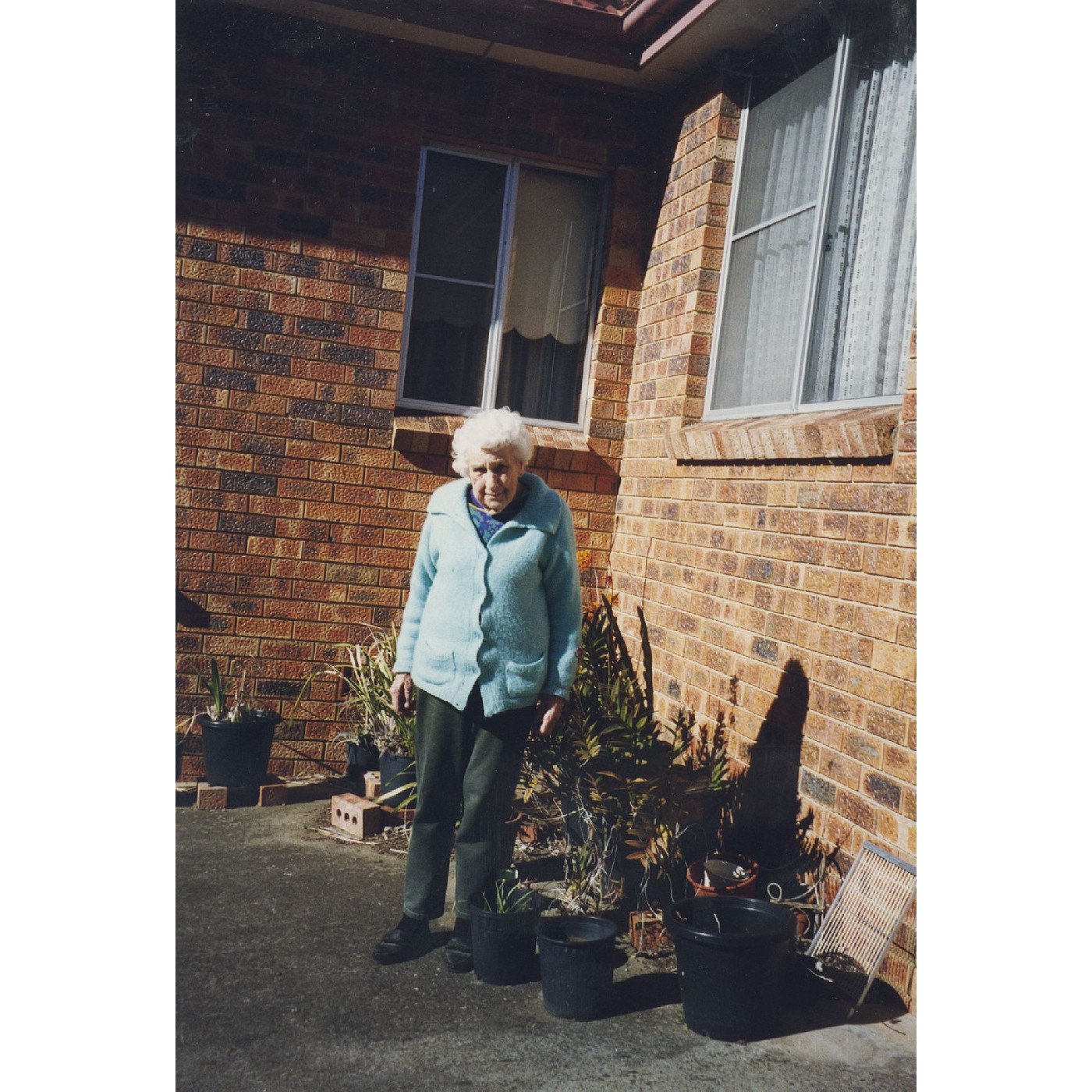 Oral history of Edna Laver (known as Faulks)
