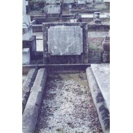 Piguenit: Headstone of William Charles Piguenit