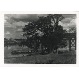 Meadowbank-Rhodes railway bridge and Ryde punt site from Helenie, 1945