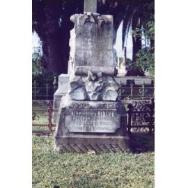 Barton: Headstone of Edward Hugh and Bertha Barton