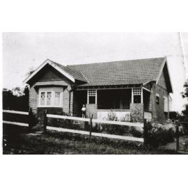 Raymond Beetham seeing sister Marie off to school, 19 Wentworth Road, Eastwood