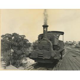 Ryde Pumping Station No.2 : No. 4, Manning Wardle lococmotive on the Coal Staith Viaduct