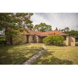 "Speen" house and garden, side view