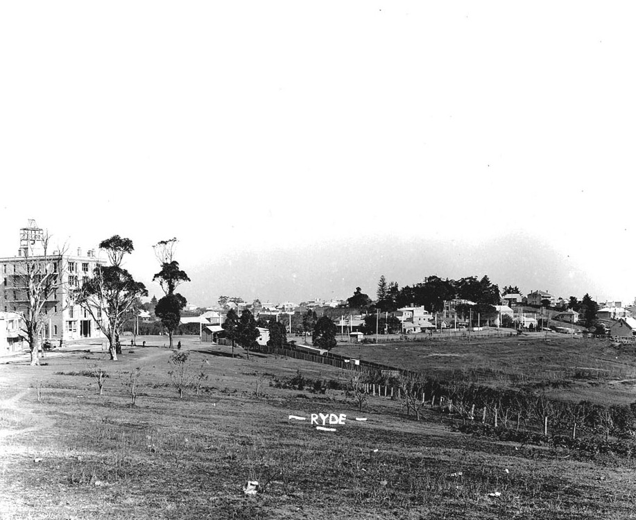 Hampton Court Residential Hotel (Smith's Folly)