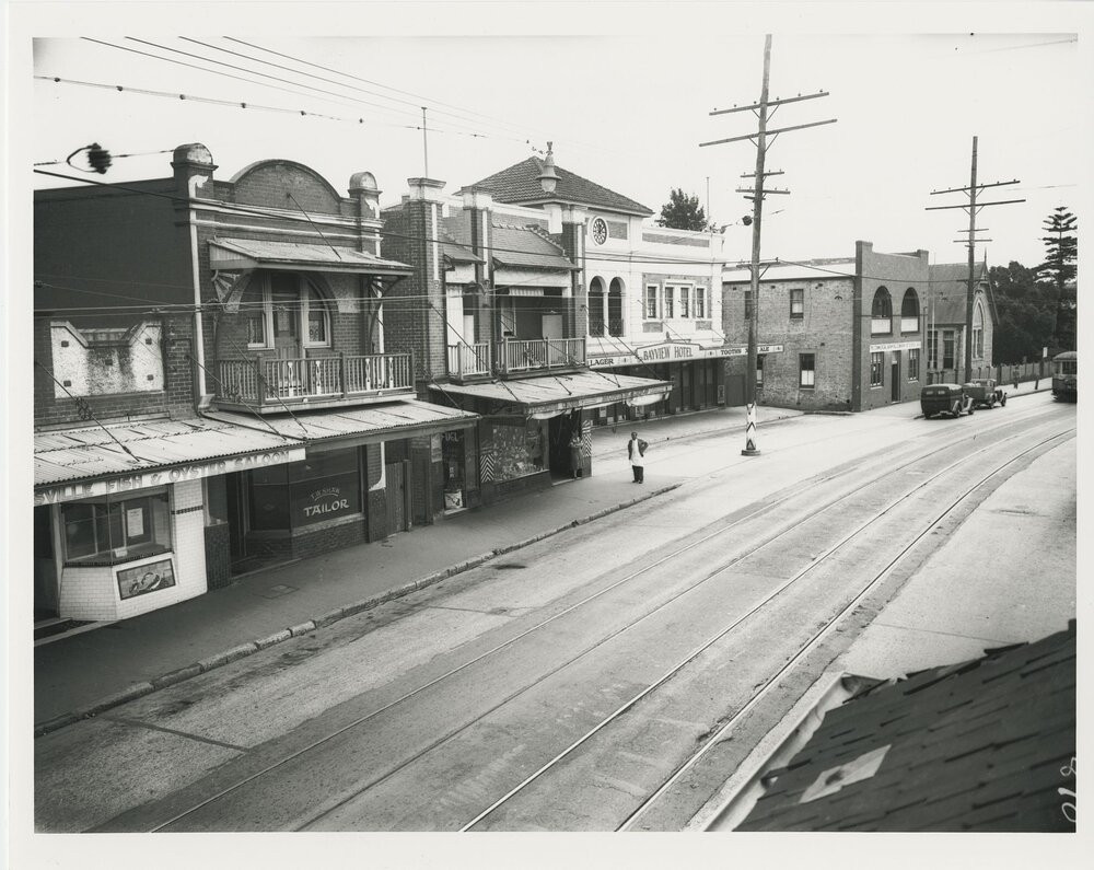 Looking north along Victoria Road, Gladesville near the Bayview Hotel c.1939